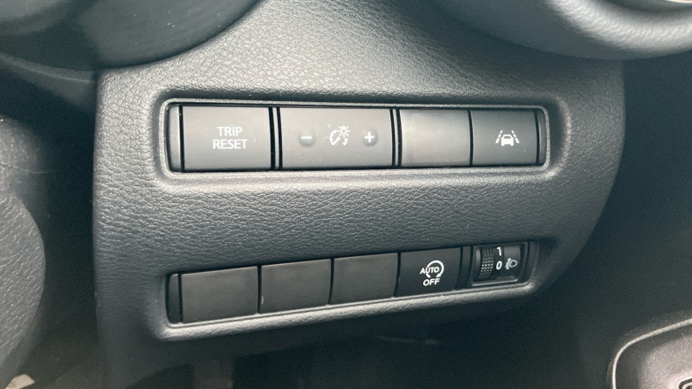 Nissan Juke 1.0 DiG-T 114 N-Connecta 5dr DCT Petrol Hatchback